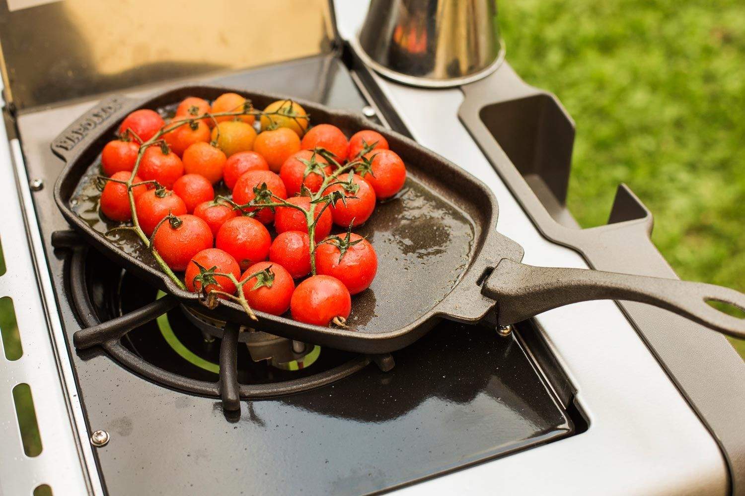 Napoleon Cast Iron Sizzle Platter Skillet with Wooden Server Set