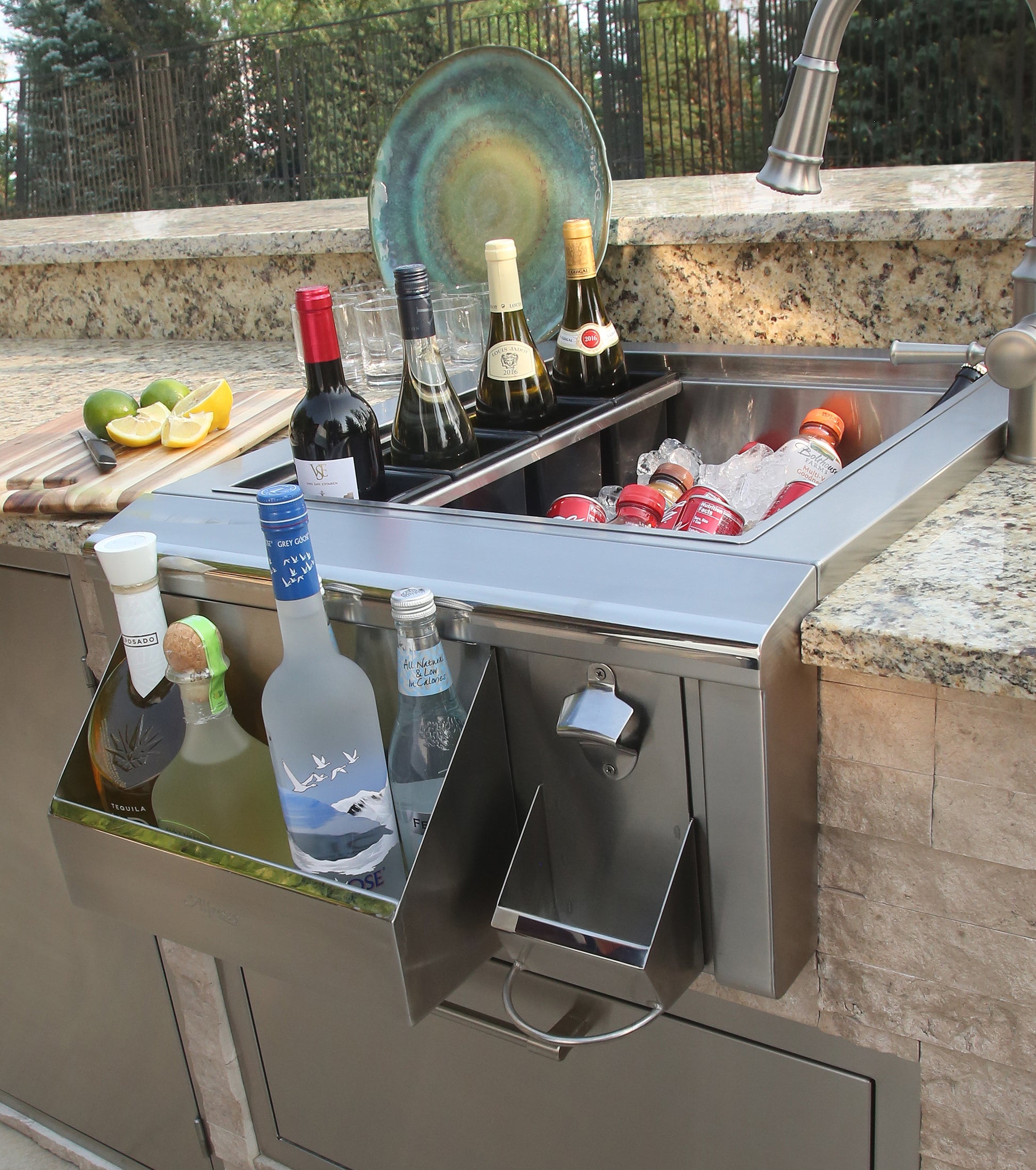 Alfresco Versa Sink and Beverage Center, 24-Inch