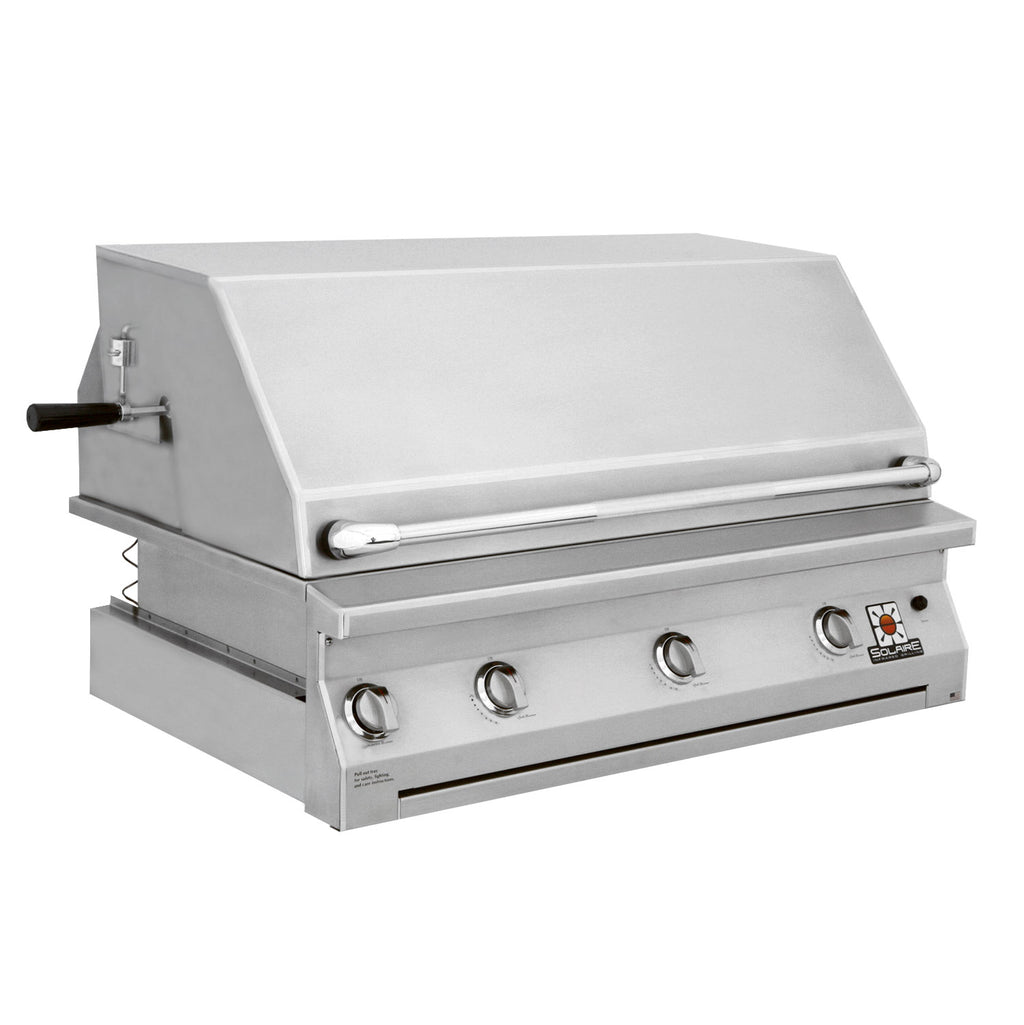 Stainless built-in deluxe grill with closed lid and front control knobs