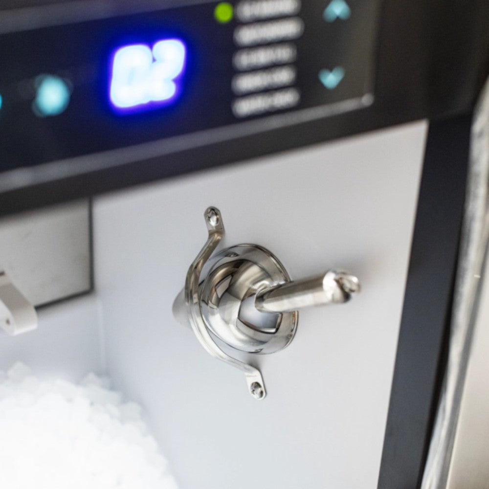 Stainless steel door handle and latch on nugget ice maker