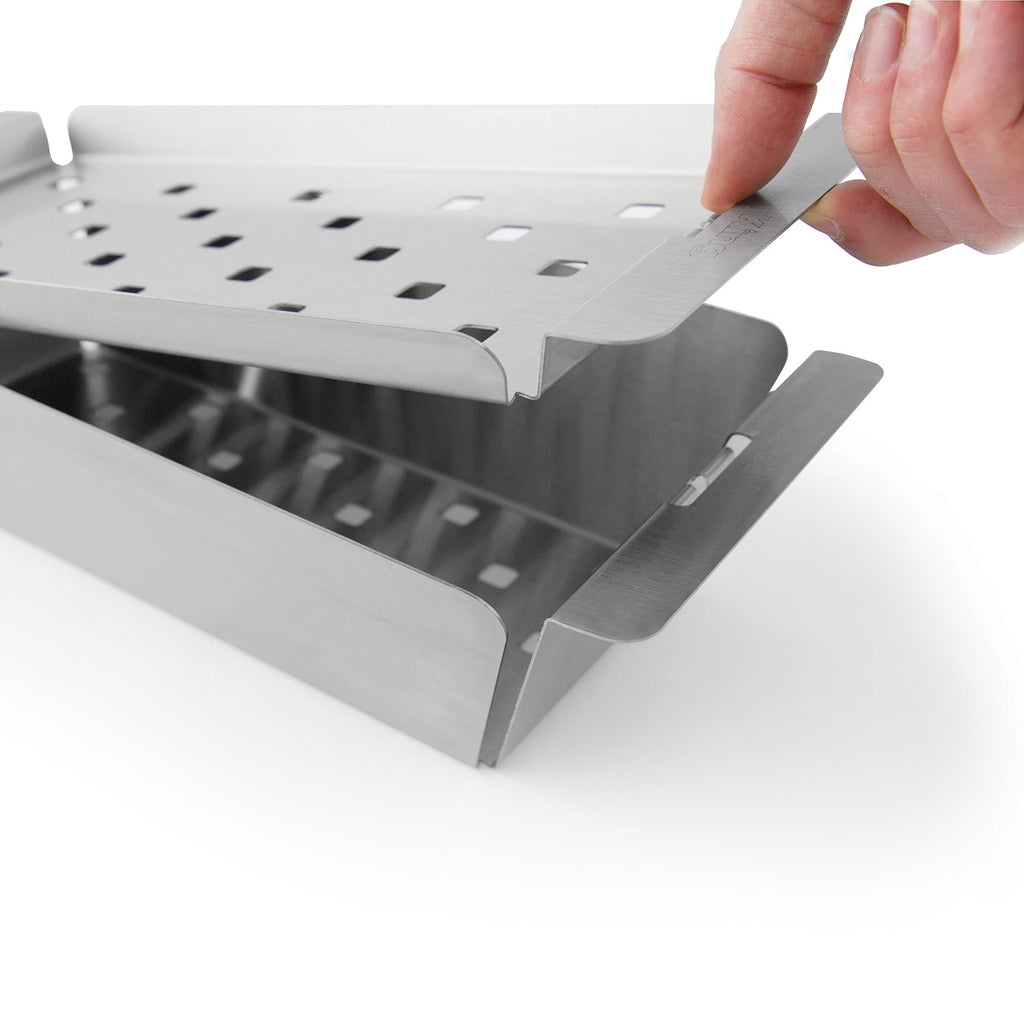Stainless steel perforated cooking grate for narrow wok topper, held by hand