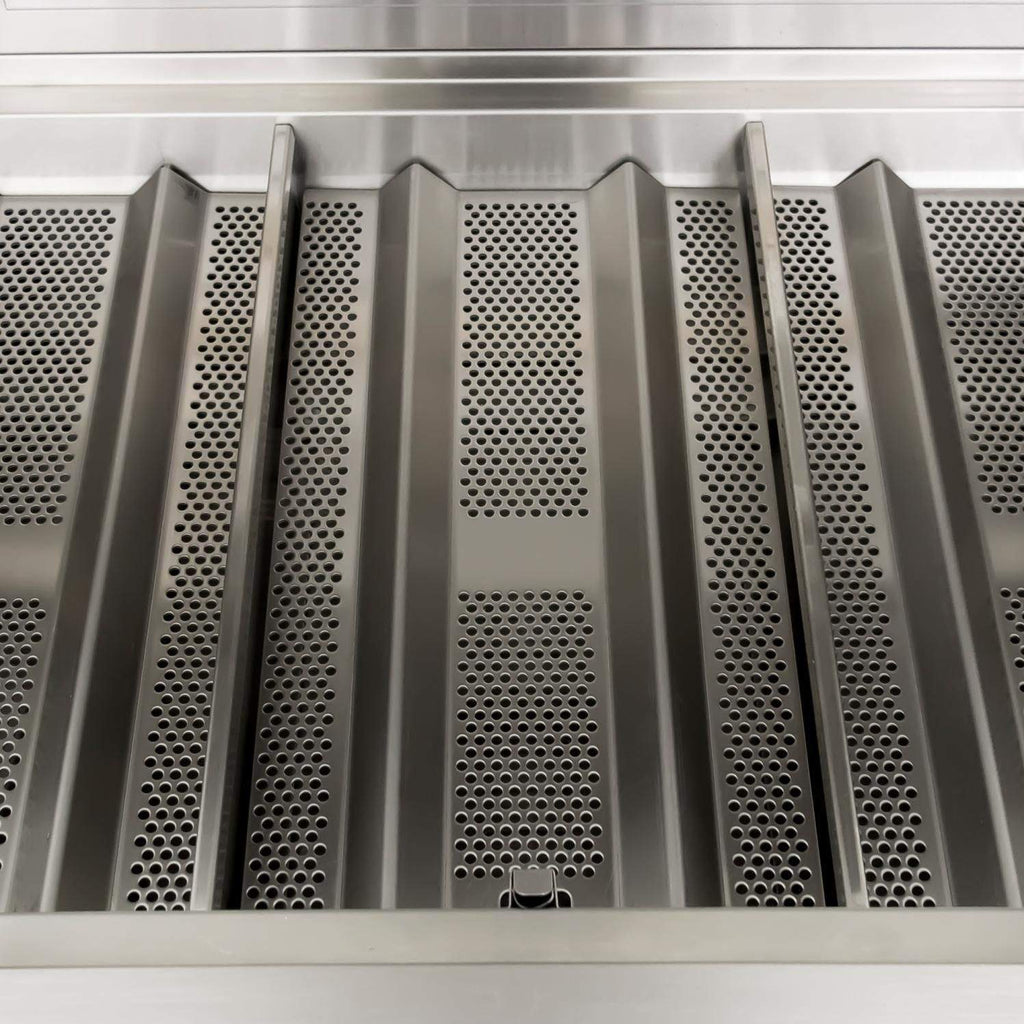 Stainless steel gas grill cooking grates with parallel heat channels