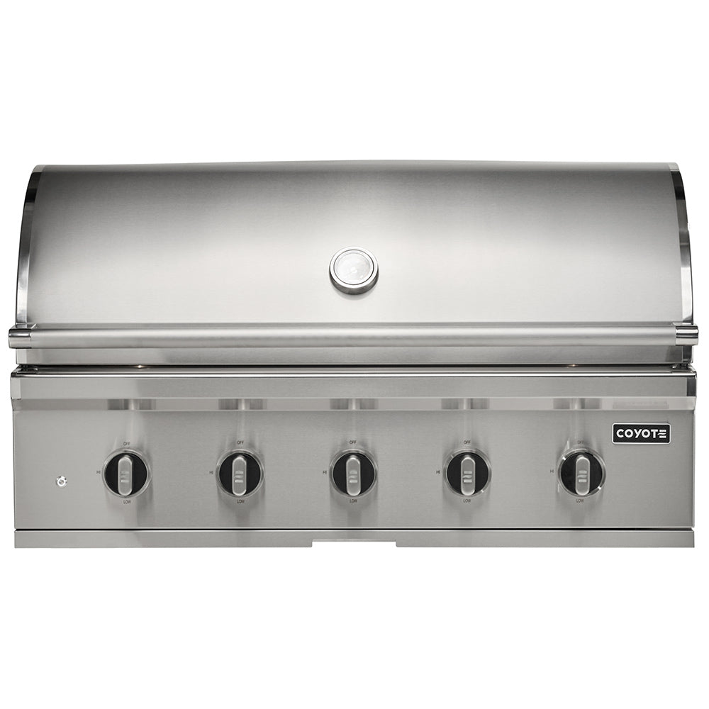 Stainless steel built-in gas grill with front control knobs and lid handle