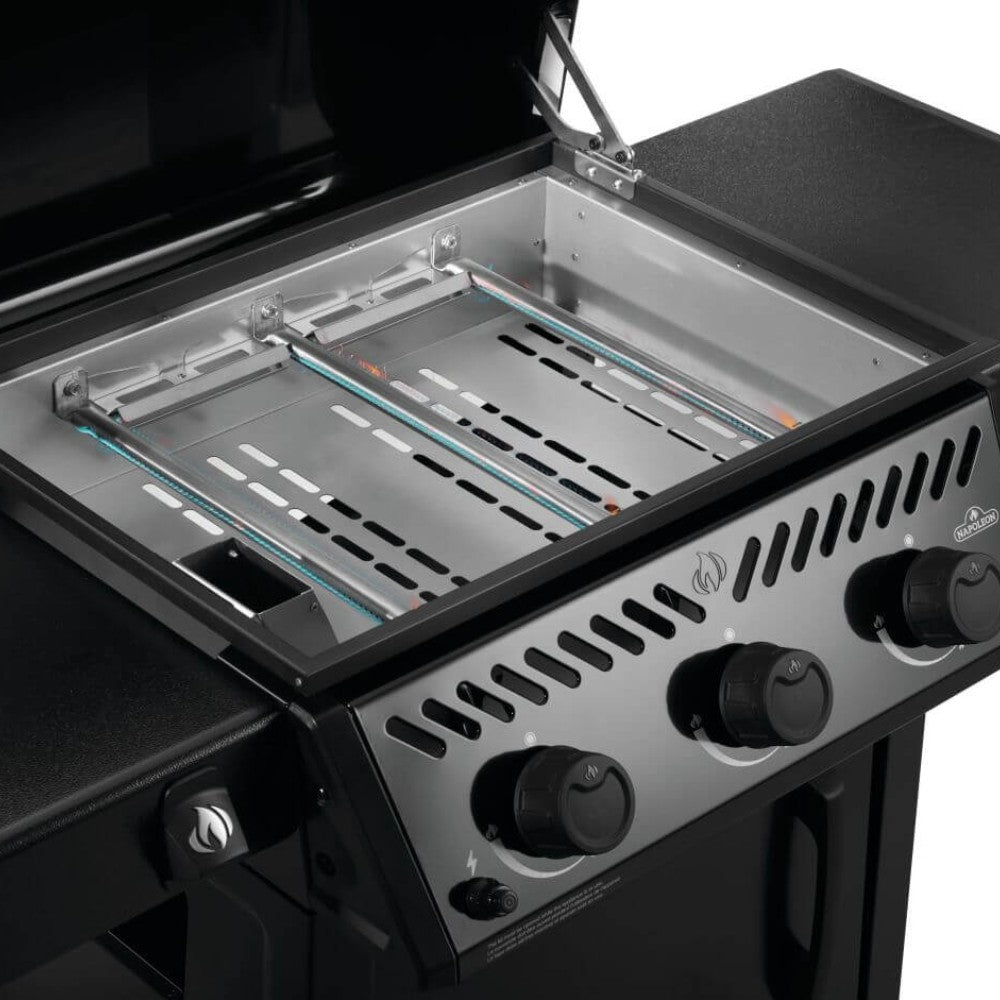 Open griddle cooking box with stainless burner plate and griddle surface insert