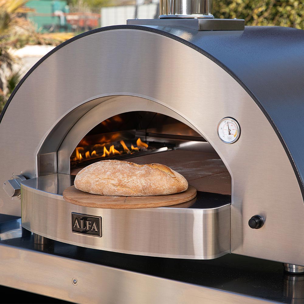 Alfa Classico 4 pizza oven baking stone with bread inside, open stainless door