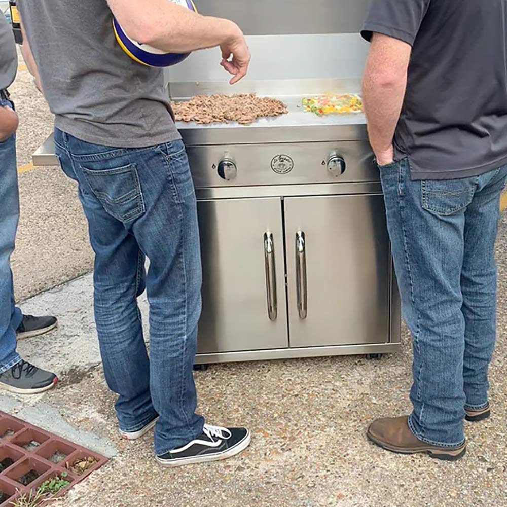Le Griddle Ranch Hand Freestanding Dual Fuel Gas Griddle