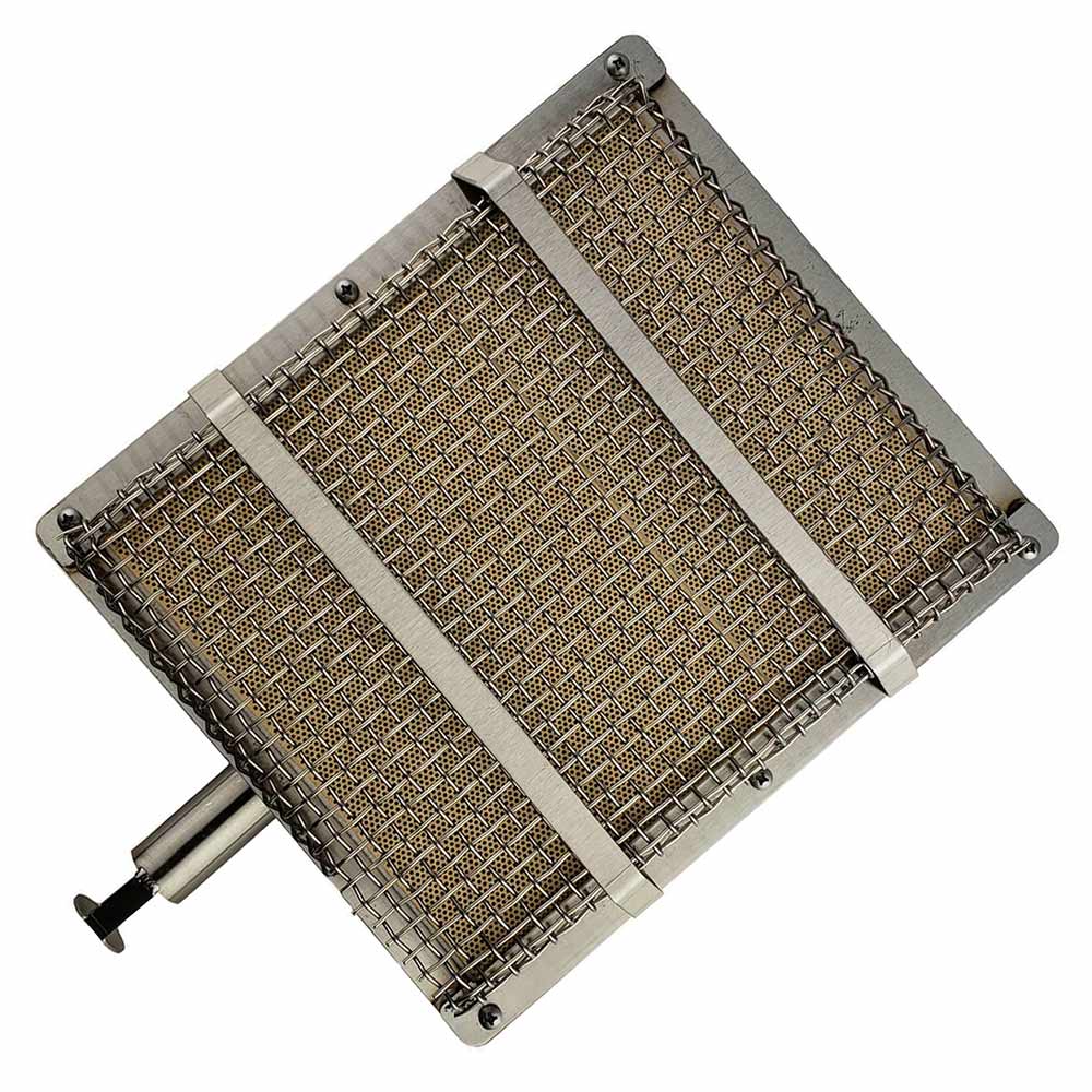 Infrared burner with rectangular metal mesh screen and side handle
