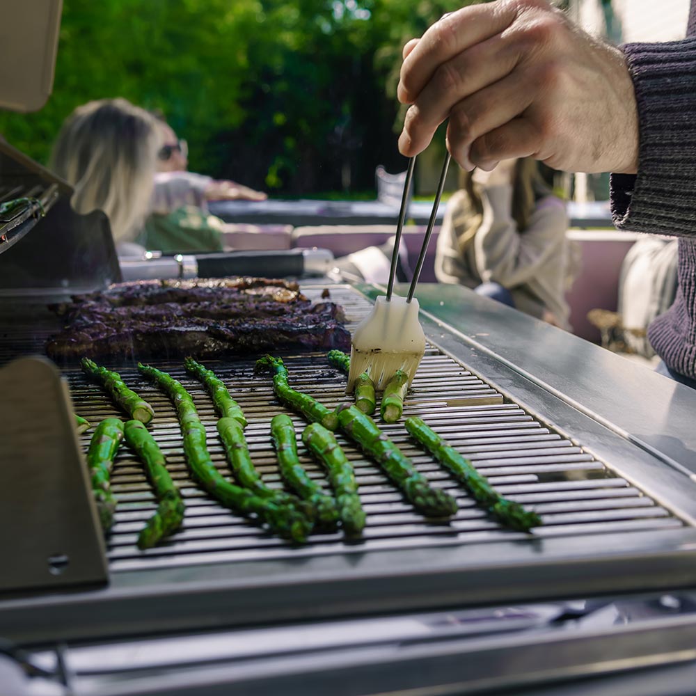 TrueFlame Gas Grill on Deluxe Cart, 40-Inch