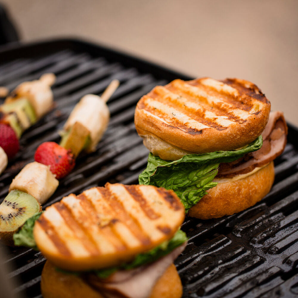 Weber Q1000 Portable Propane Gas Grill