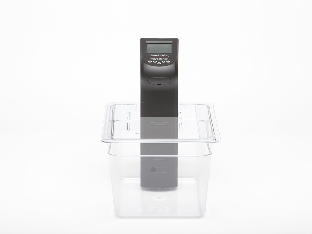 Immersion circulator mounted on a clear plastic container