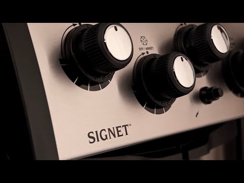 Broil King SIG-390 Signet 390 3-Burner Grill on 2-Wheel Cart with Side Burner, 25.5-Inches